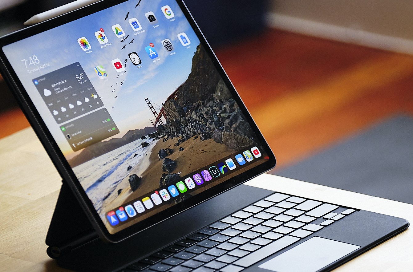 Magic Keyboard for the iPad Pro review: the best way to turn an
