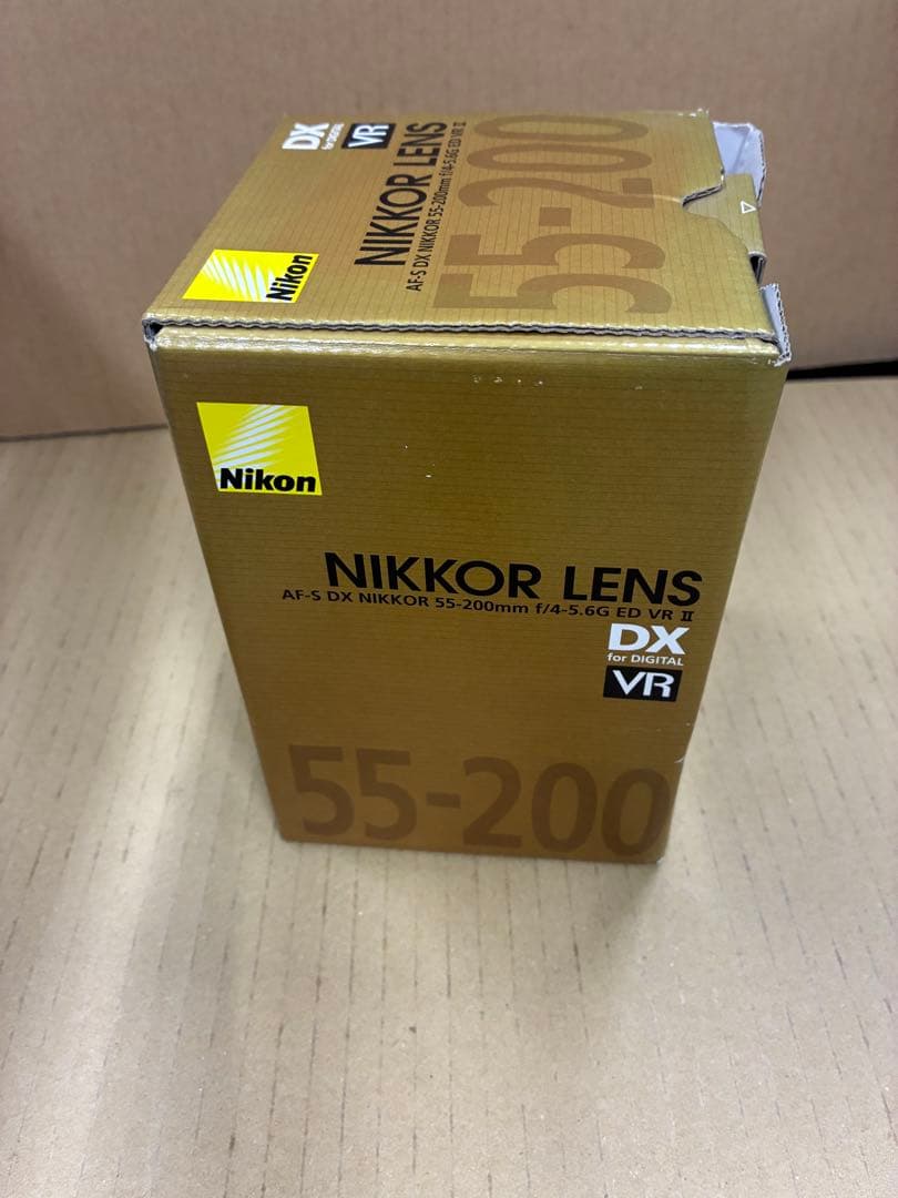 新品 Nikon 55-200mm f/4-5.6G ED VR II箱ダメージ NIKKOR ニコン 望遠レンズ Nikon AF-S DX 55-200mm f/4-5.6G ED VR II