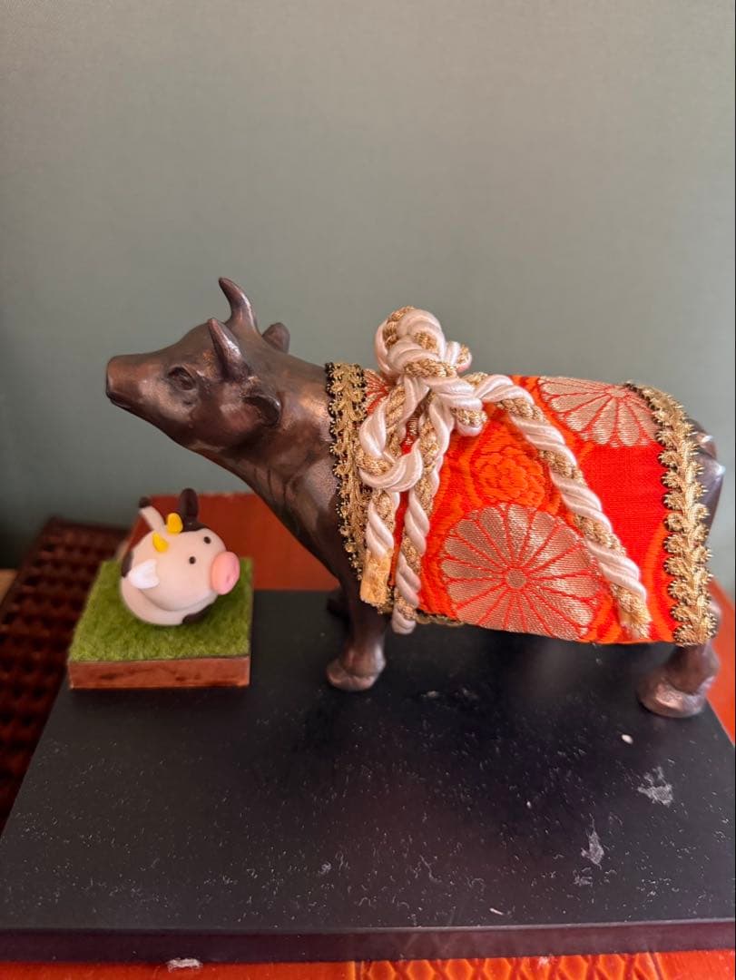 純銅　牛の置き物 楽天市場】牛 オブジェ 真鍮 銅 置物 インテリア 彫刻 うし 動物 闘牛